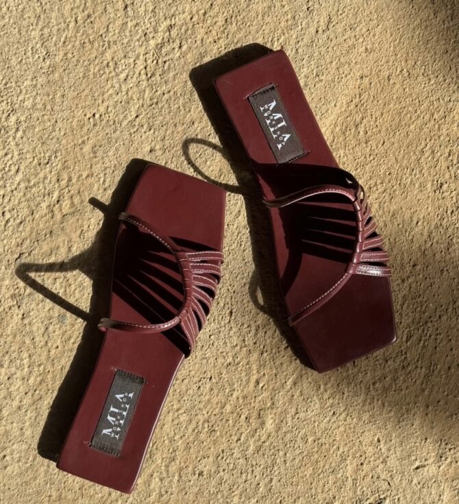 Uyai Handmade Flats by Mià - Image 2